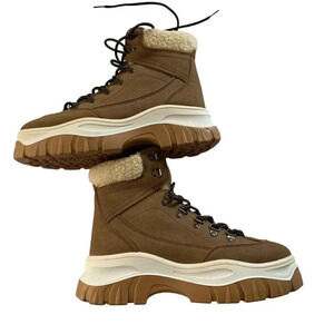 Qupid Tan Sherpa Accented Platform High Top Lace Up Boots Women’s Size 9
